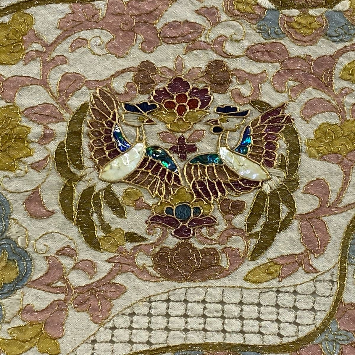 袋帯 華文 向かい鳥 螺鈿 箔 ベージュ 六通 正絹