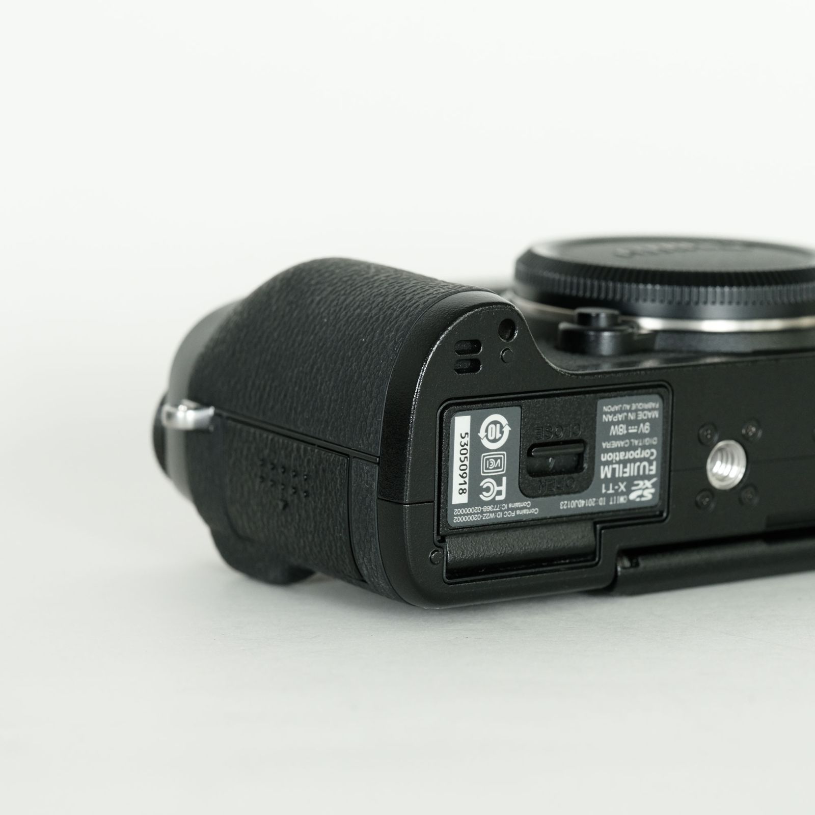 美品｜シャッター数11回｜バッテリーグリップ・レザーケース付