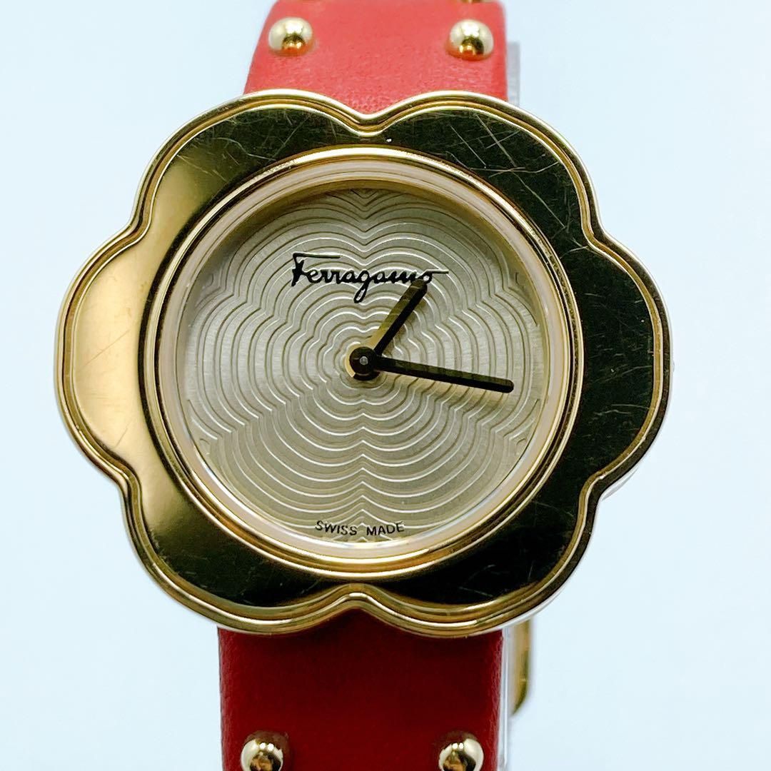 457サルヴァトーレ フェラガモ フィオーレ フラワー ゴールド 腕時計