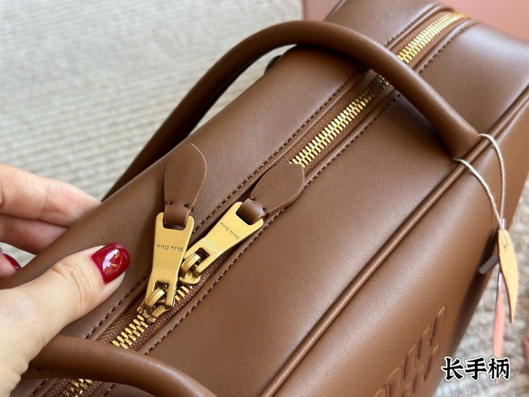 今日 Miu Miu Bowling ボーリングバッグ オフィスバッグ