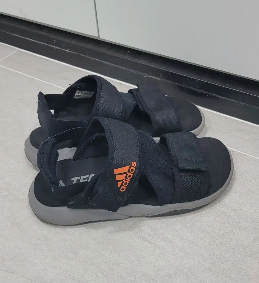 【雷市場（ポンジャン）商品韓国直送】adidas(アディダス) サンダル 230