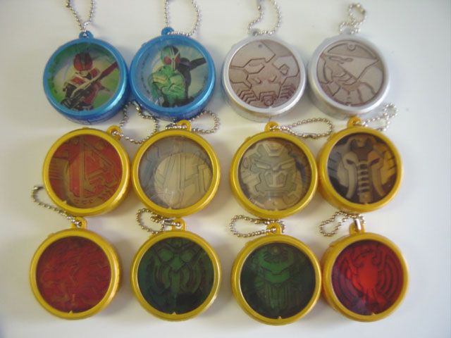 【楽天最安値に挑戦】 ♯Gle14JE仮面ライダーオーメダルケーススイング全12種 - メルカリ その他