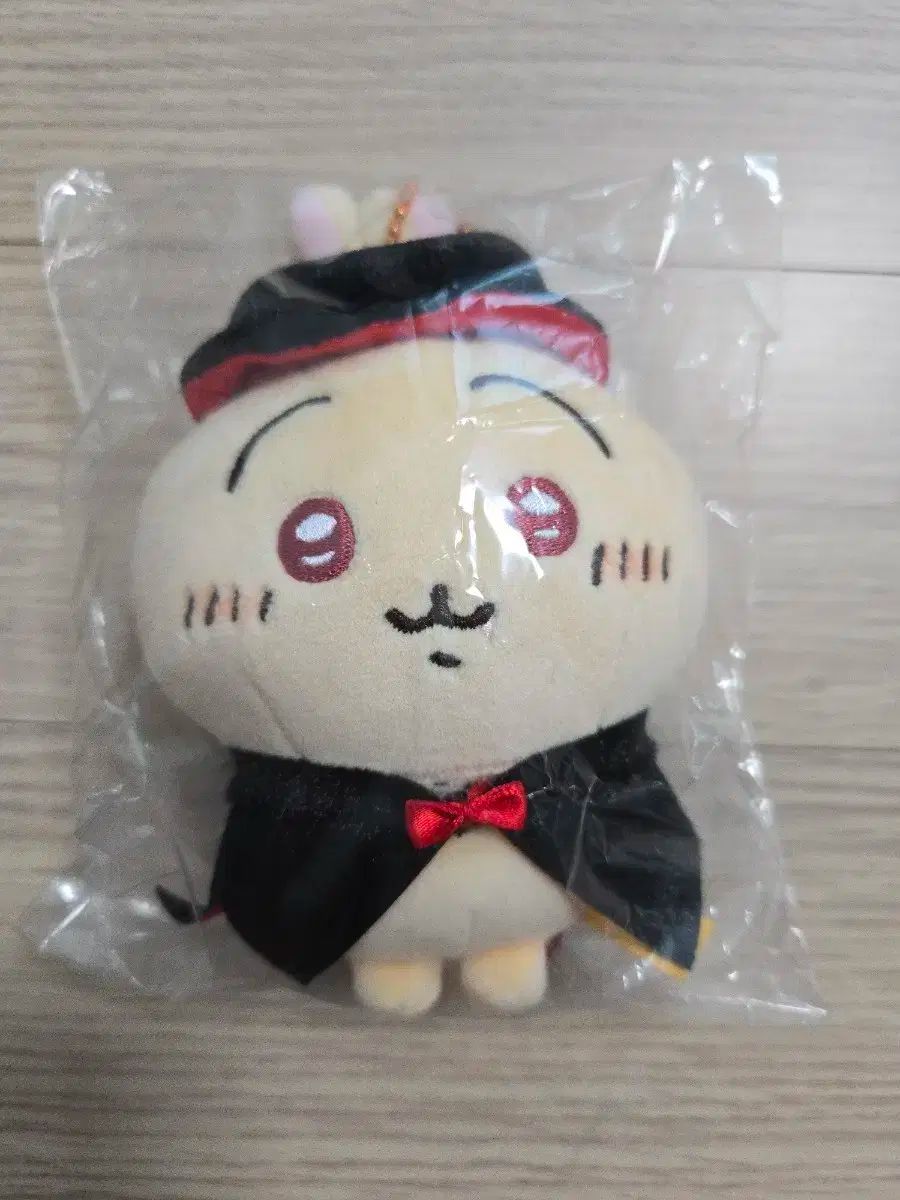 ちいかわ ハロウィン 吸血鬼 うさぎ (好き) マスコット 売ります