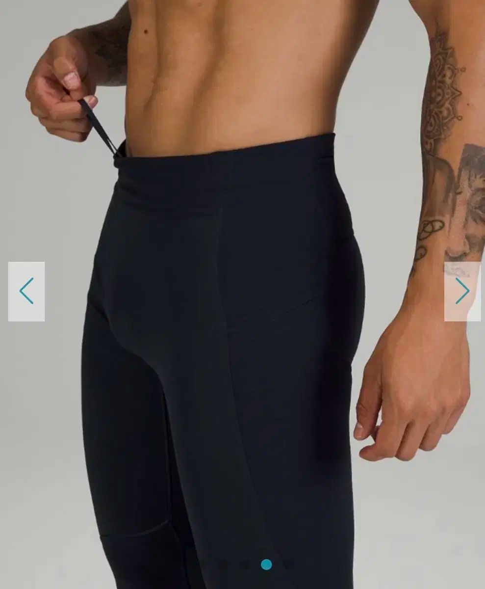 品質が完璧、値段が激安！ lululemon ルルレモン サージ タイツ 28 実行用 ロング タイツ 靴下