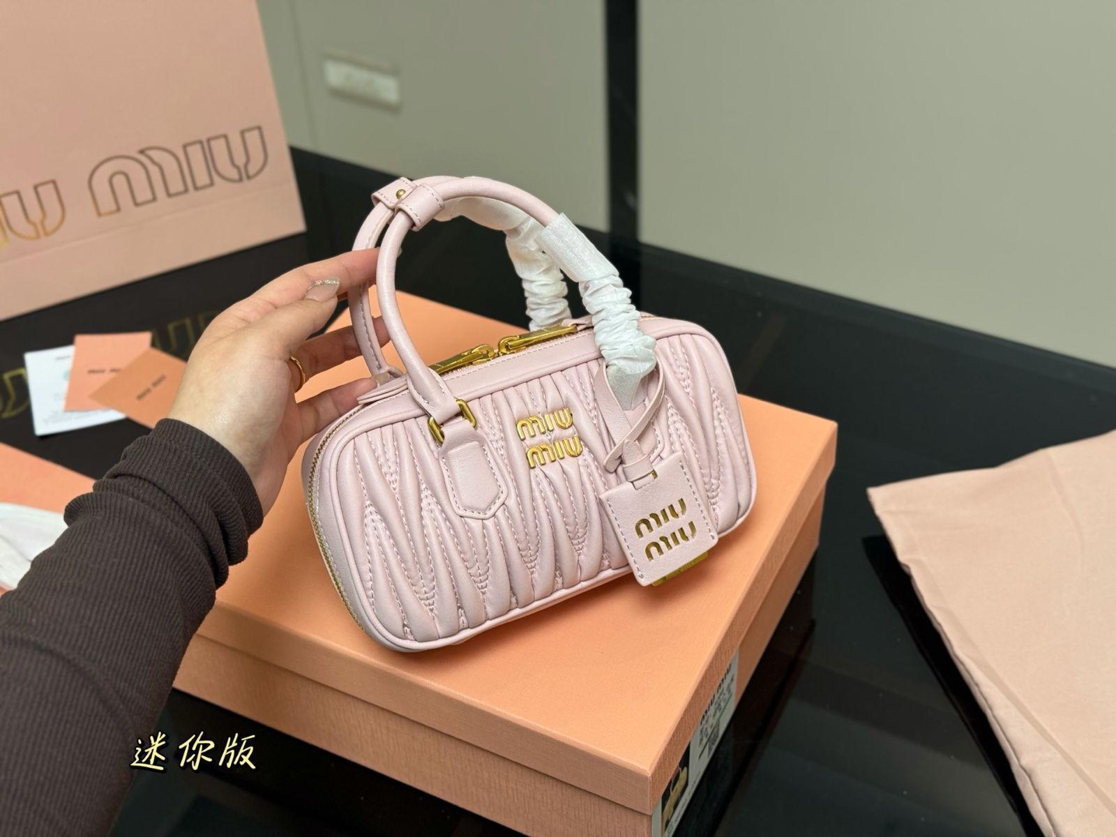 ミュウミュウボウリングバッグ スクエアなミュウミュウのボウリングバッグ】人気スタイリストに