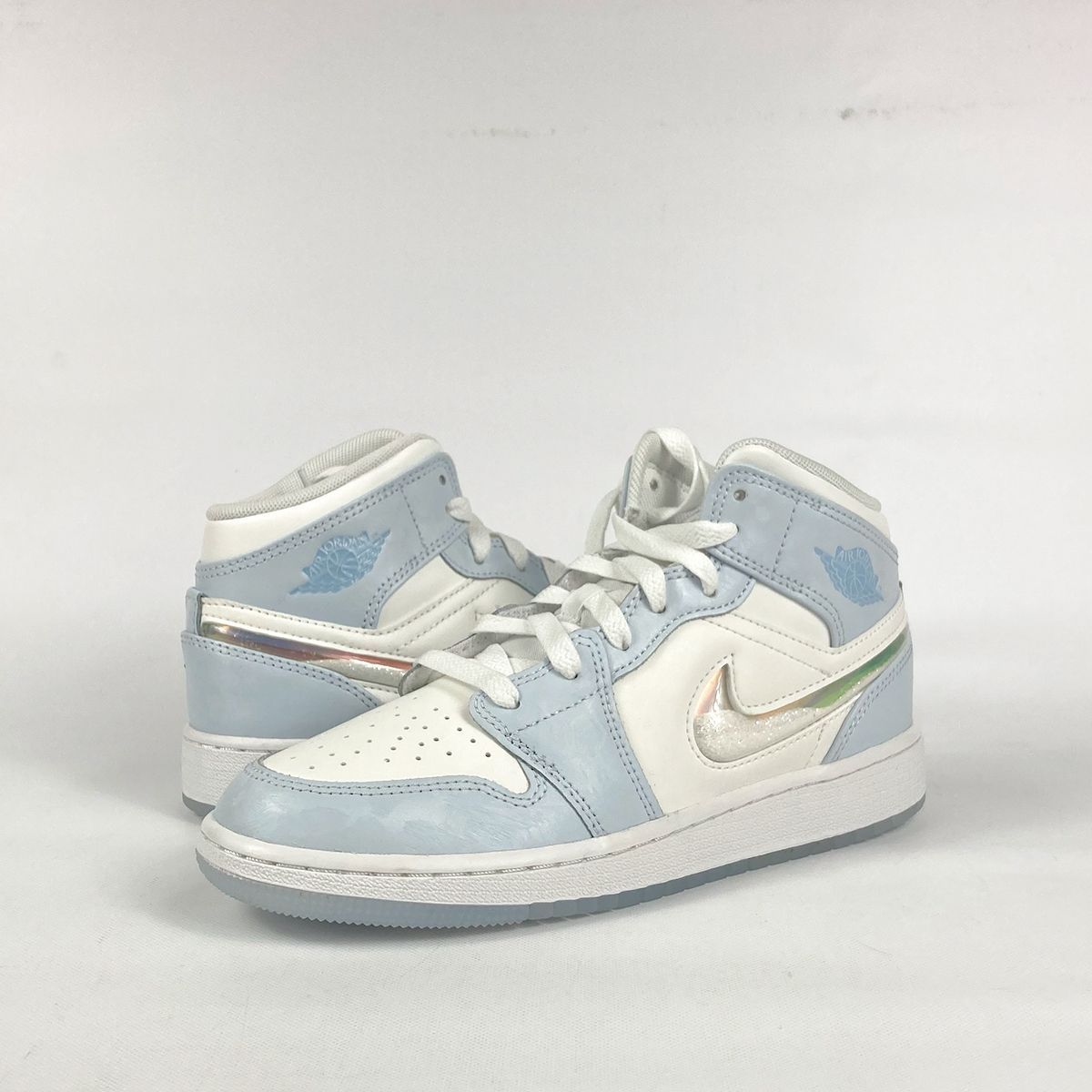 NIKE AIR JORDAN 1 MID SE GS BLUE TINT ※左右サイズ違い(右24.0cm 左  