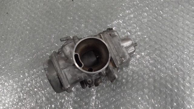 FTR223 MC34-1152xxx の キャブレター 1749517326