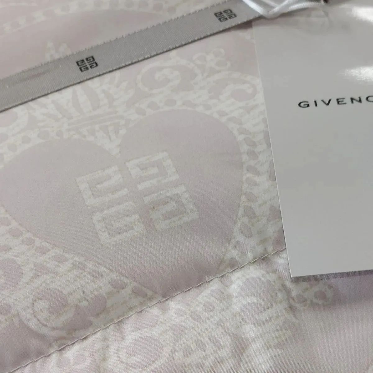 〇 GIVENCHY 洗える羽毛肌掛ふとん ダウン50％ フェザー50％ 2枚セット