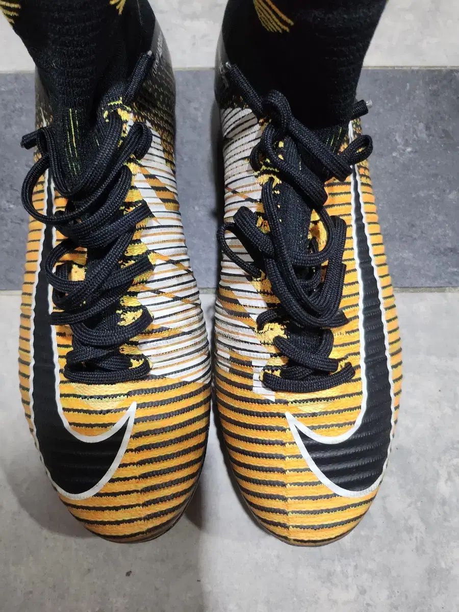 NIKE ナイキ マーキュリアル ヴェイパー スーパーフライ 270