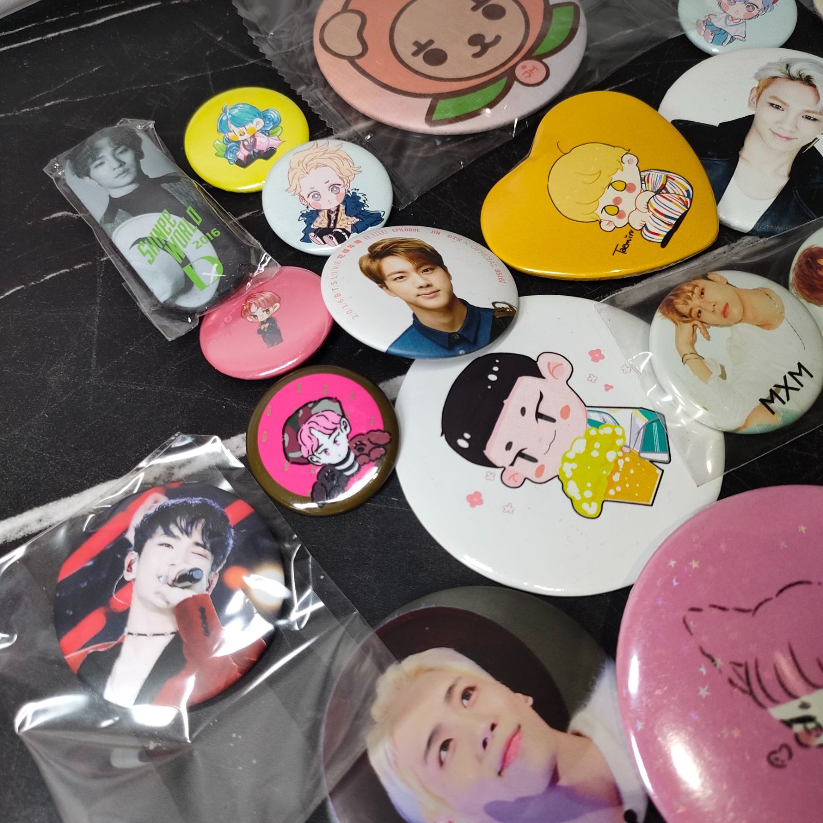 缶バッジ BTS 2番目半額 送料無料 K-POP 缶バッジ BTS 防弾少年団 缶バッチ