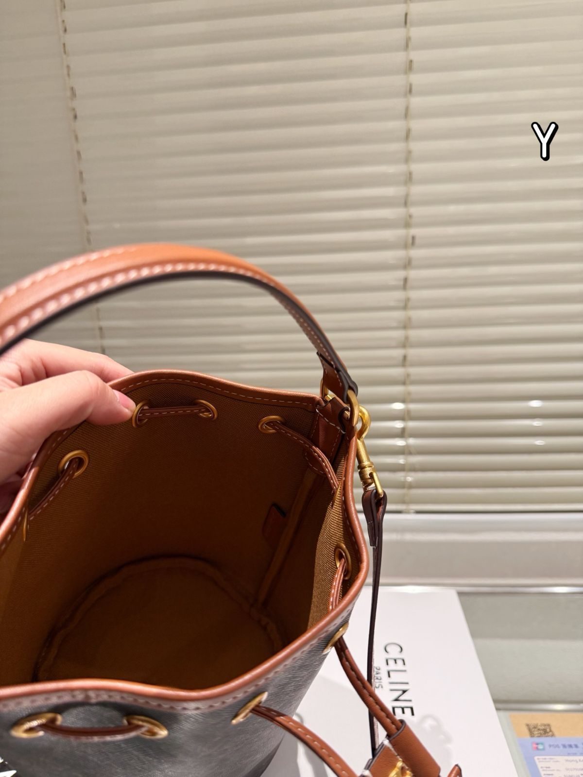 希少【CELINE】タン スモール ドローストリング バケットバック CELINE セリーヌ ショルダーバッグ Small Drawstring スモール