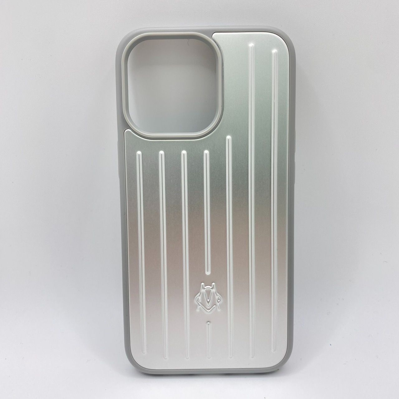 RIMOWA iPhone13ケース シルバー・グレー新品//未使用 RIMOWA リモワ iPhoneケース iPhone13 Pro シルバー グレー