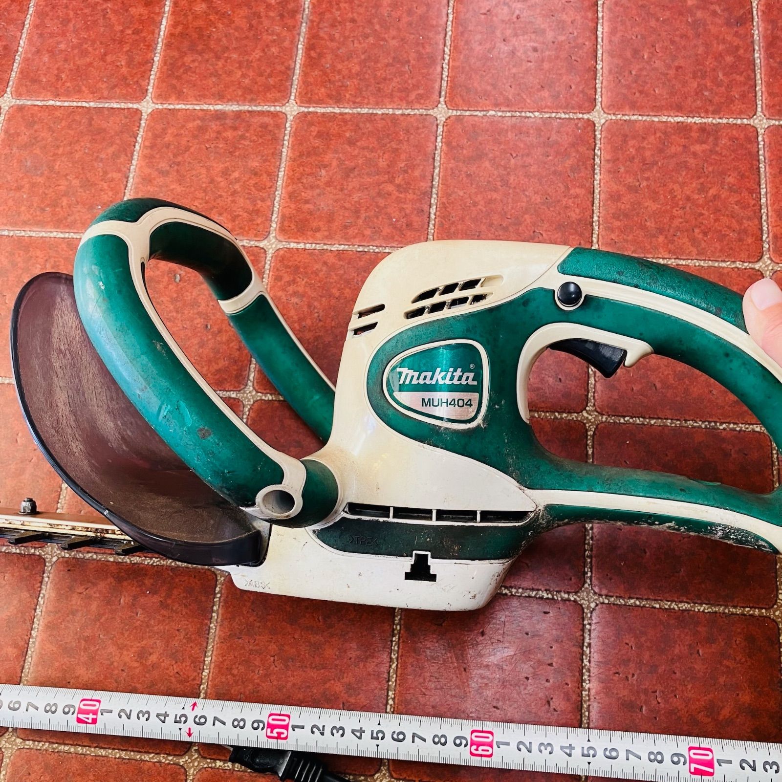 マキタ 400ミリ 生垣バリカンMUH404 マキタ 400ミリ 生垣バリカンMUH404