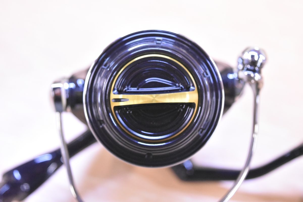 STELLA スピニングリール