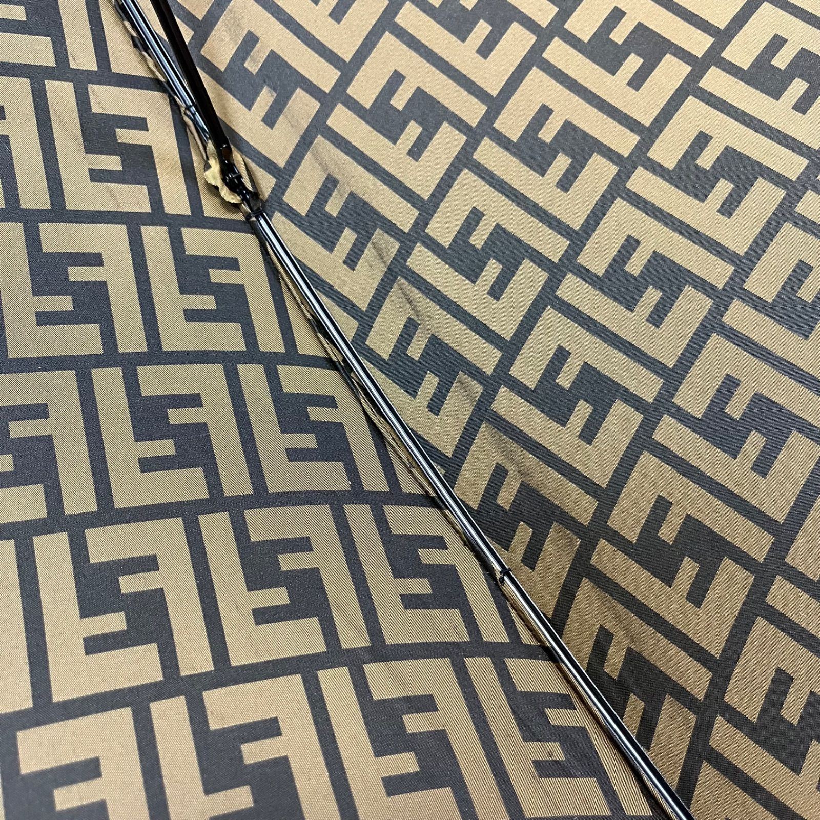 管32634】FENDI フェンディ ズッカ柄 長傘 ゴールドロゴ