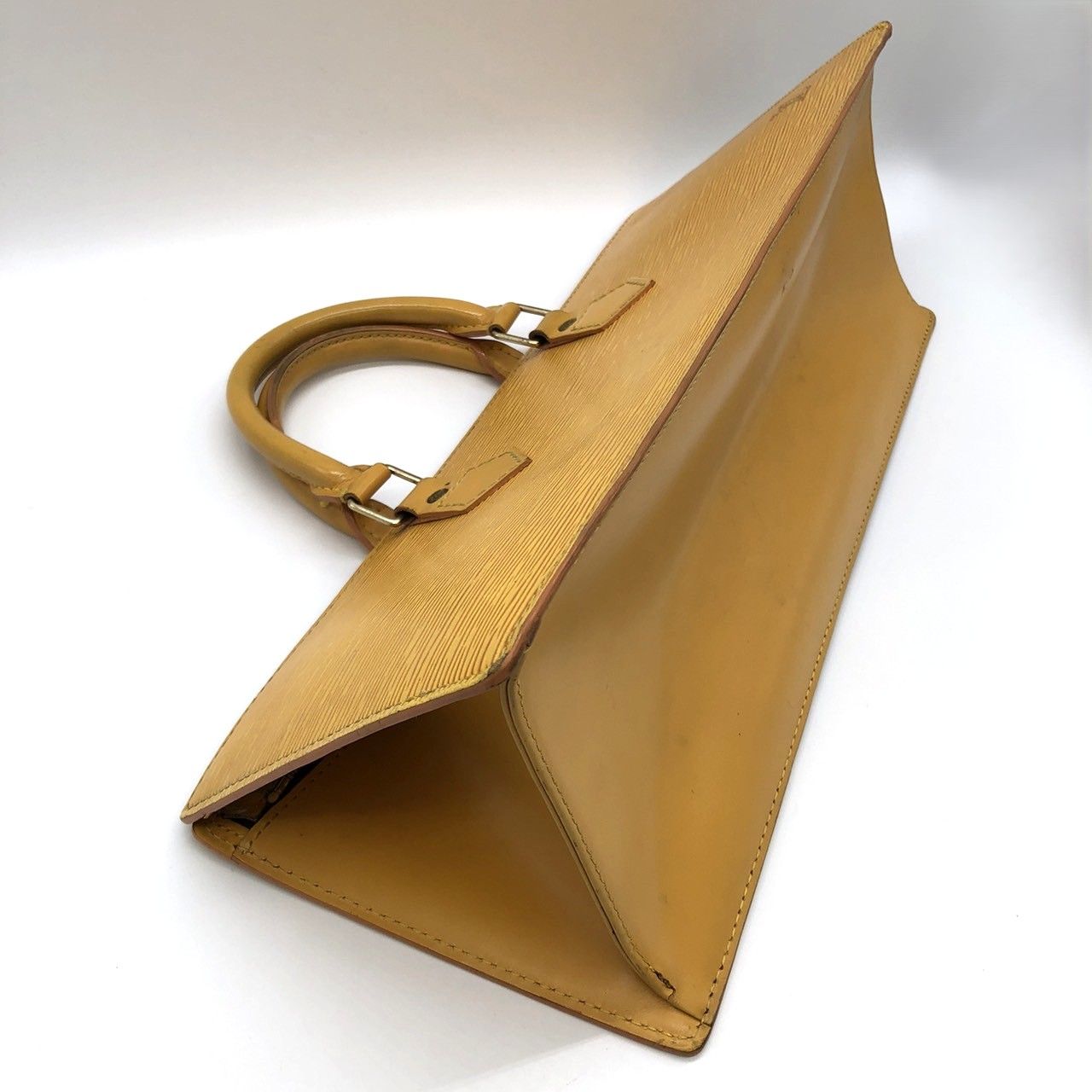 LOUIS VUITTON ルイ・ヴィトン M52099 エピ サック トリアングル