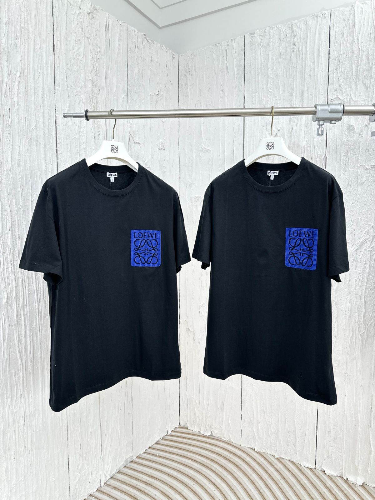 新品 LOEWE ロエベ  24SS  ポケット刺繍入 半袖Tシャツ ブラック 男女兼用