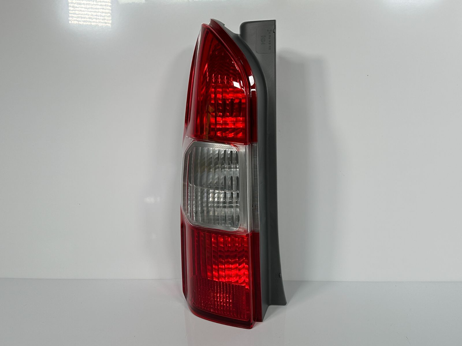 プロボックス NSP160V 52-280 左テールランプ テールレンズ テールライト 81561-52C20 新品&frasl;即納 160系 プロボックス NCP160V NSP160V 後期 純正 左