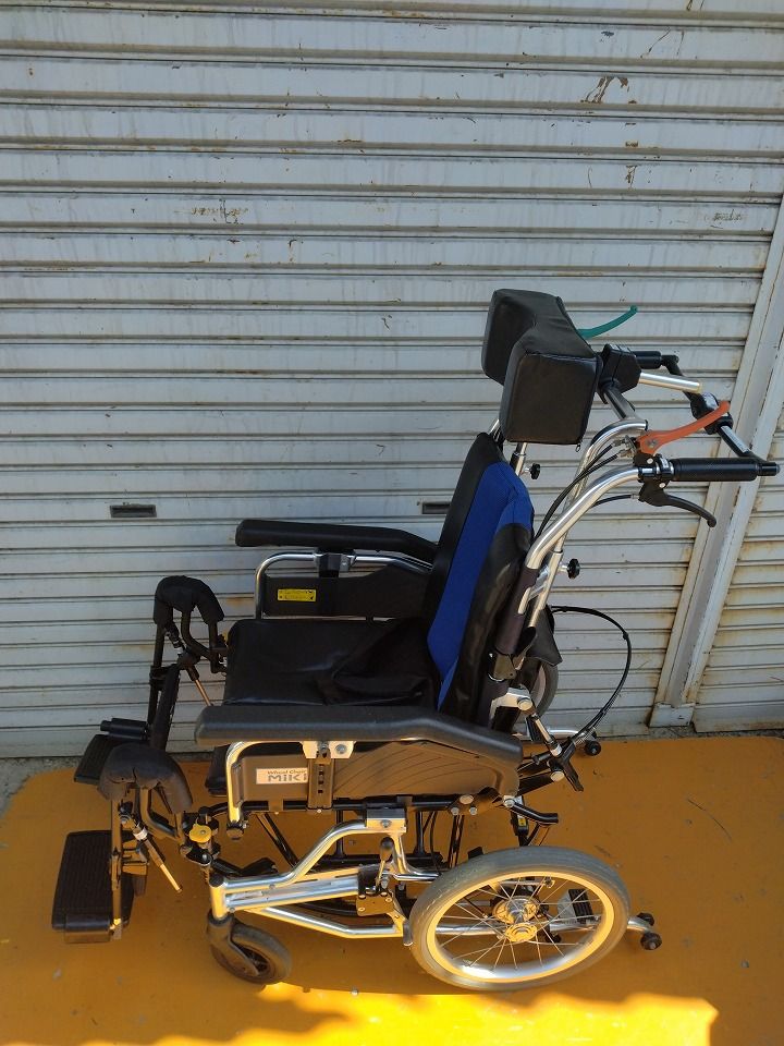 送料無料 一部地域を除く ミキ ティルト-リクライニング車椅子 TRシリーズ TRC-2 KM-25-0919-04