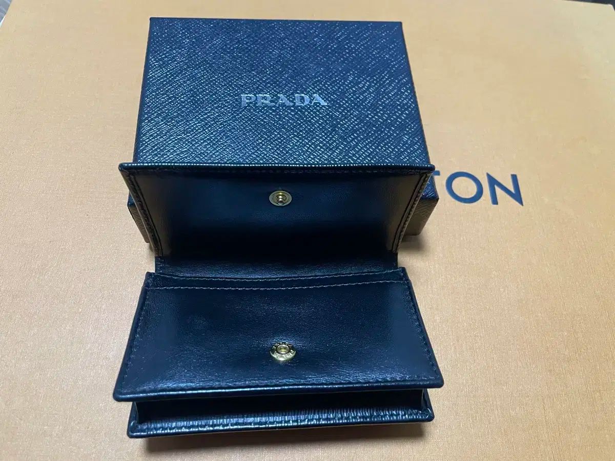 正規品 PRADA プラダ サフィアーノ カード 名刺 財布 TALLINNNEXPO_EU