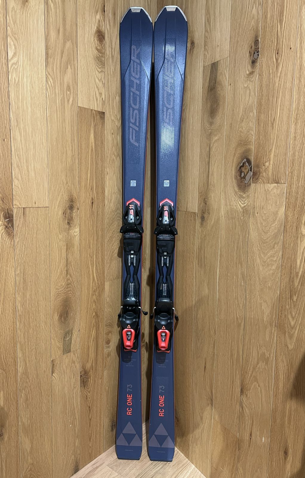 Fischer RC One 73 スキー板167cm ビンディングRS11 Fischer RC One 73 スキー板167cm ビンディングRS11