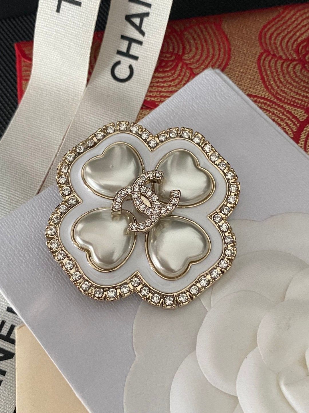 【25P/国内発送/可愛らしい花♪】CHANEL ブローチ 楽天市場】シャネル ブローチ 新作の通販