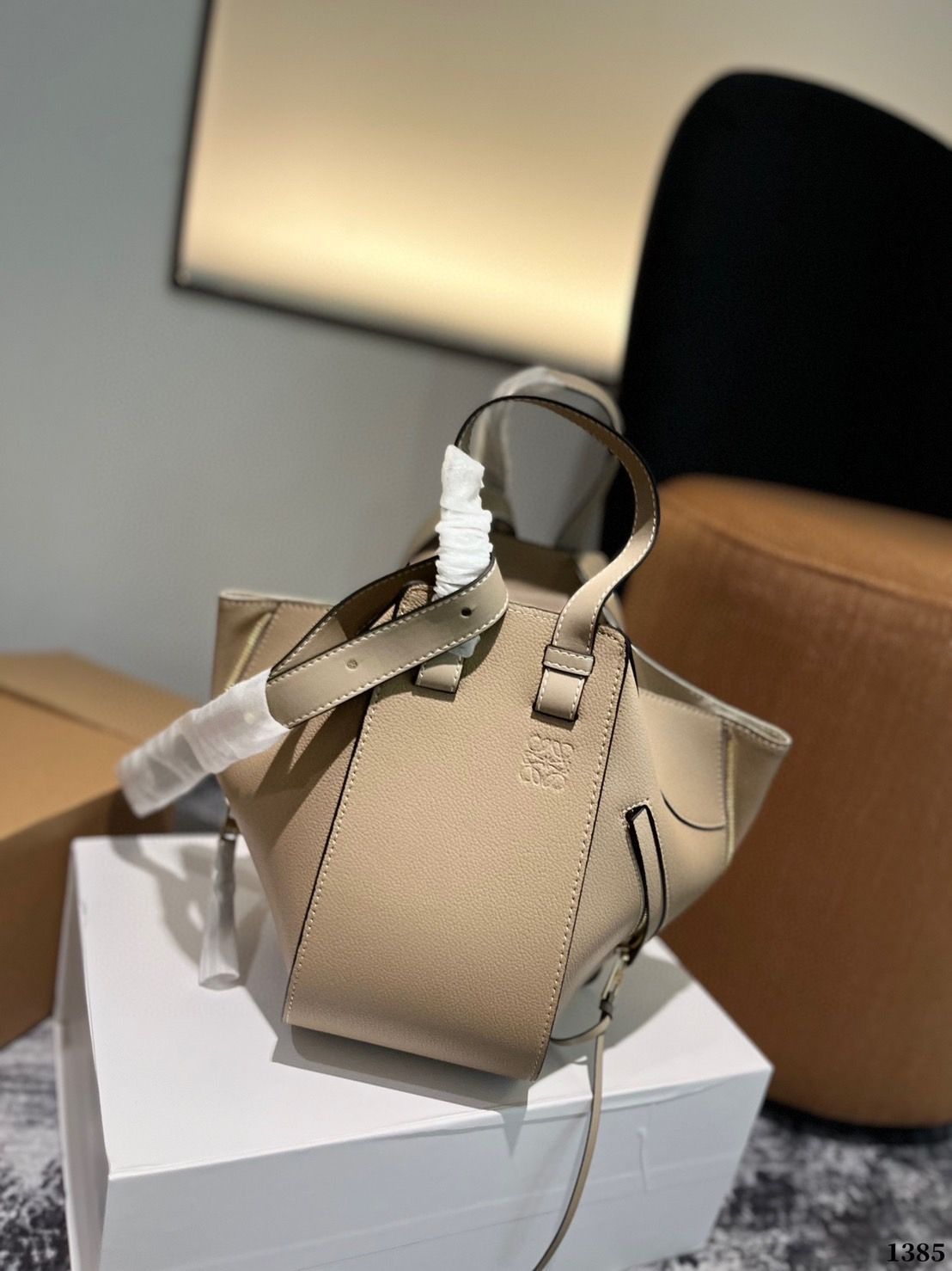 新品未使用品☆ロエベLOEWE loewe ハンモックスモールサンドショルダーバッグハンドバッグ2way 本革グレーソフトグレインカーフカーフ