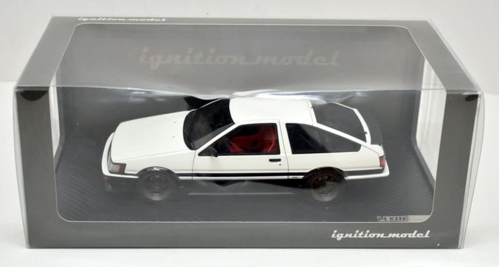 ignition model 1|18 Toyota Corolla Levin AE86 3Door GT Apex White|Black IG0543