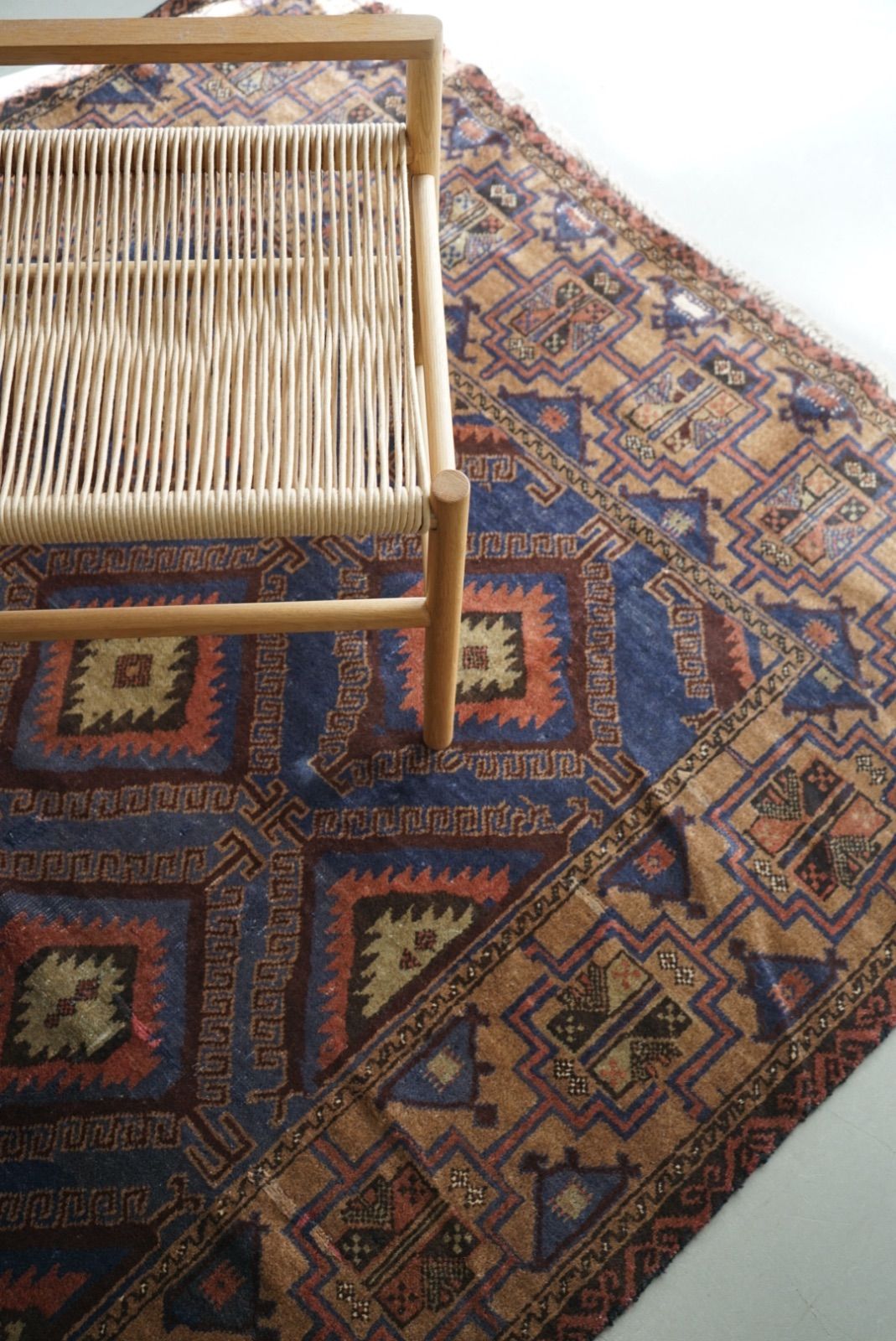 サマーセール開催中! ヴィンテージラグ アフガニスタン バルーチ ネイビー×ゴールド 1970年代 258 × 148 cm No.AF2504