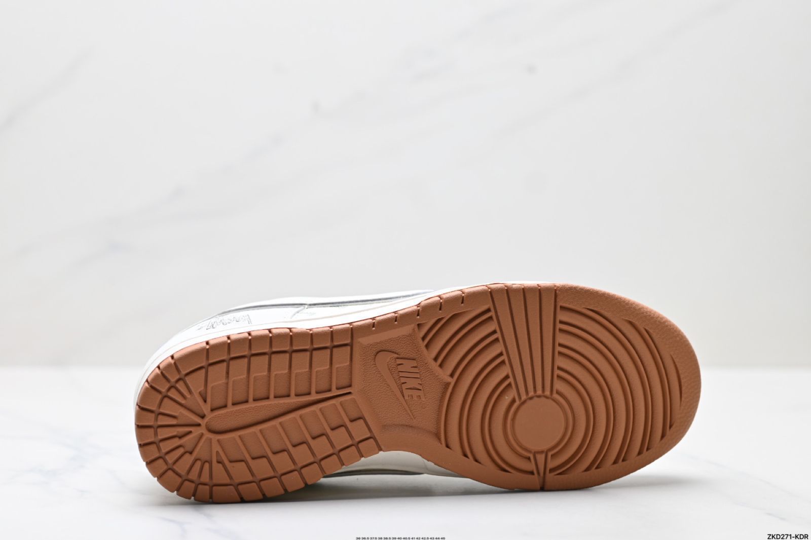 全新未使用Nike SB Dunk Low ステューシー コラボ ホワイト