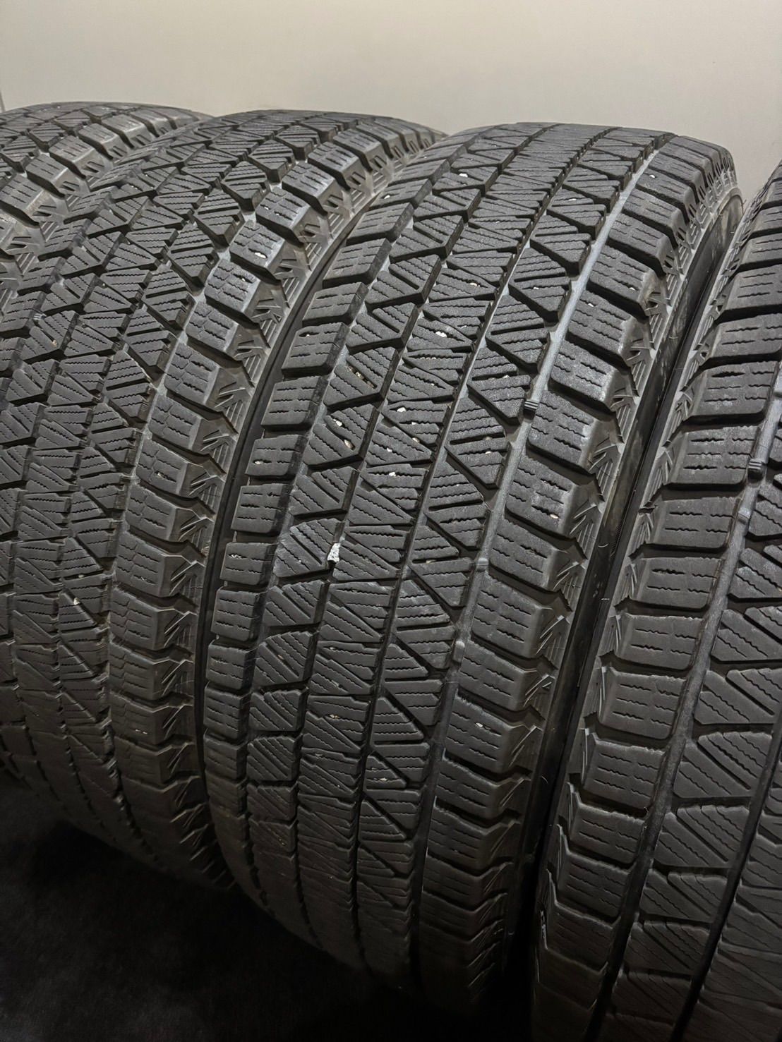 215|70R16 BRIDGESTONE|DM-V3 20年製 スタッドレス 4本 ブリヂストン ブリザック デリカ アウトランダー 南3-K413