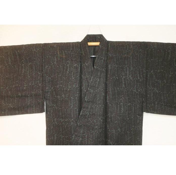 黒地に青銅の藤の葉つなぎ文様