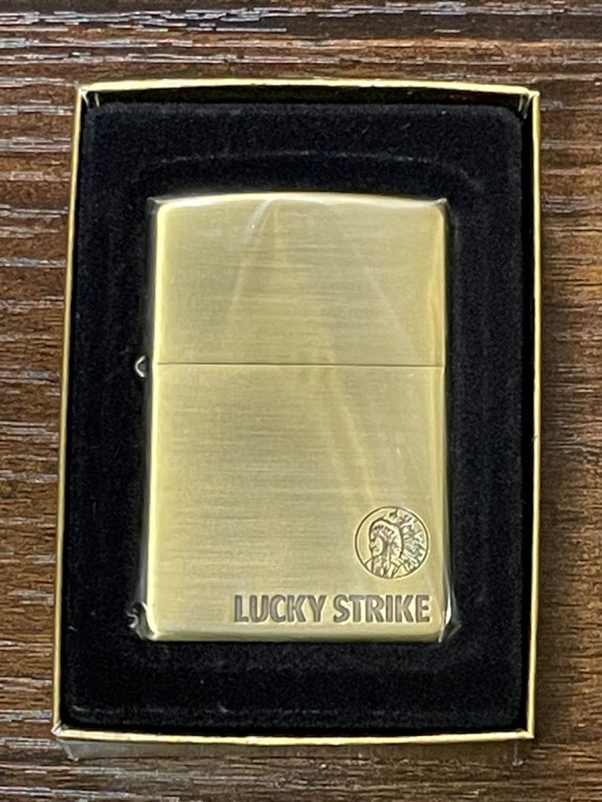 zippo LUCKY STRIKE GOLD 限定品 ラッキーストライク 2004年製 2面刻印 