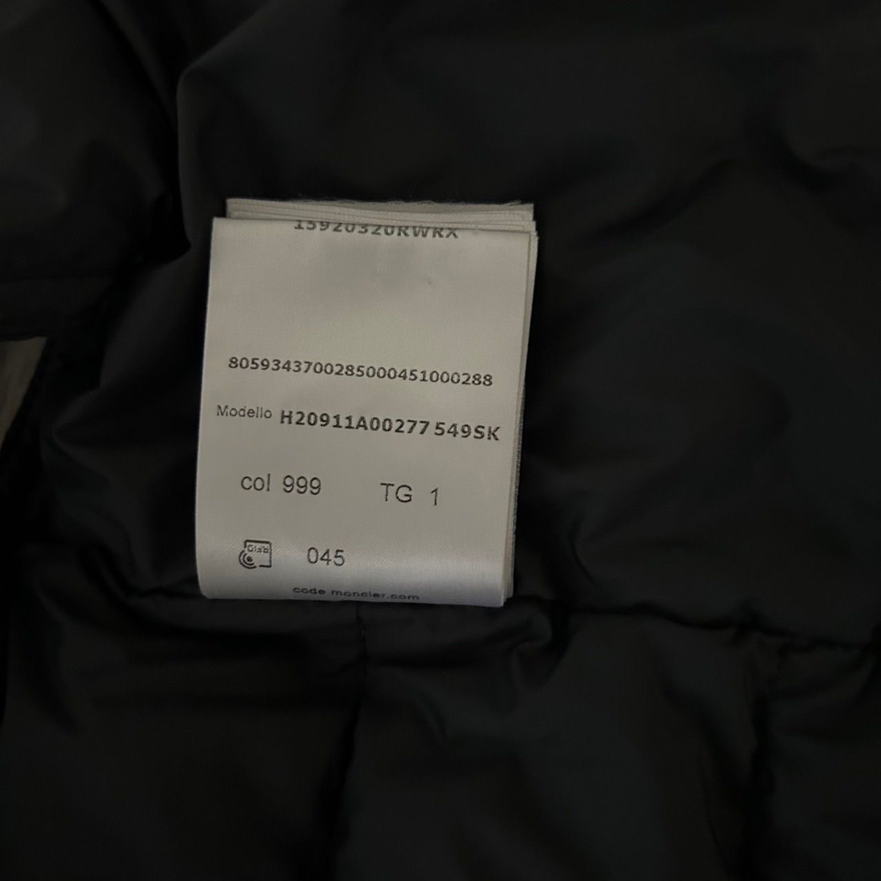 MONCLER ブラック