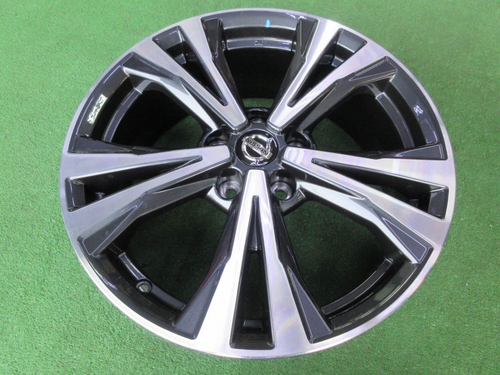 日産 T32エクストレイル純正ホイール 7J-18 5H114.3 +45 新車外しの