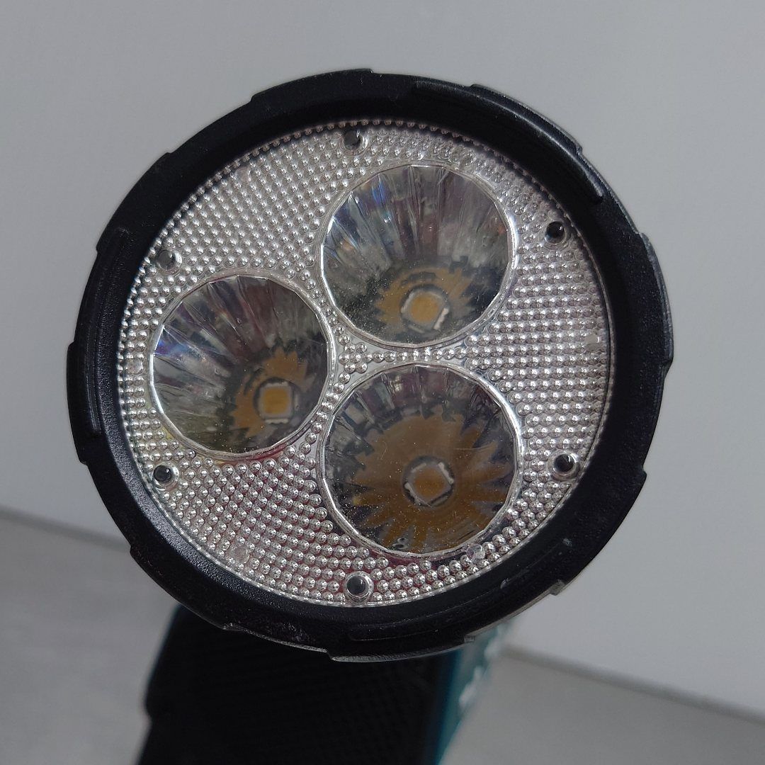 マキタ Makita 充電式ライト付きラジオ 18Vバッテリーパック付き