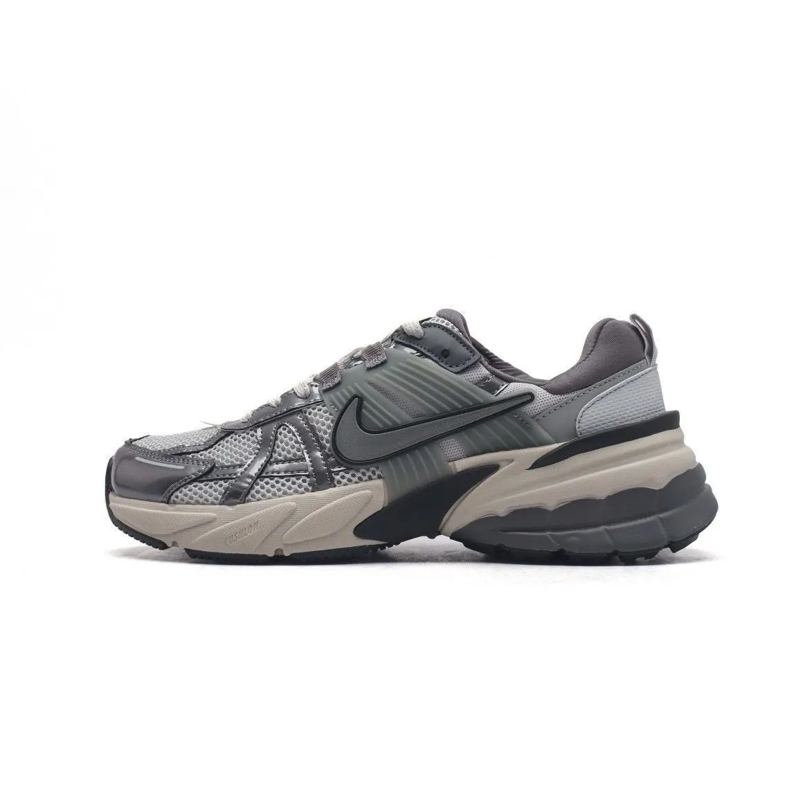 【NIKE meets emmi】W NIKE V2K RUN