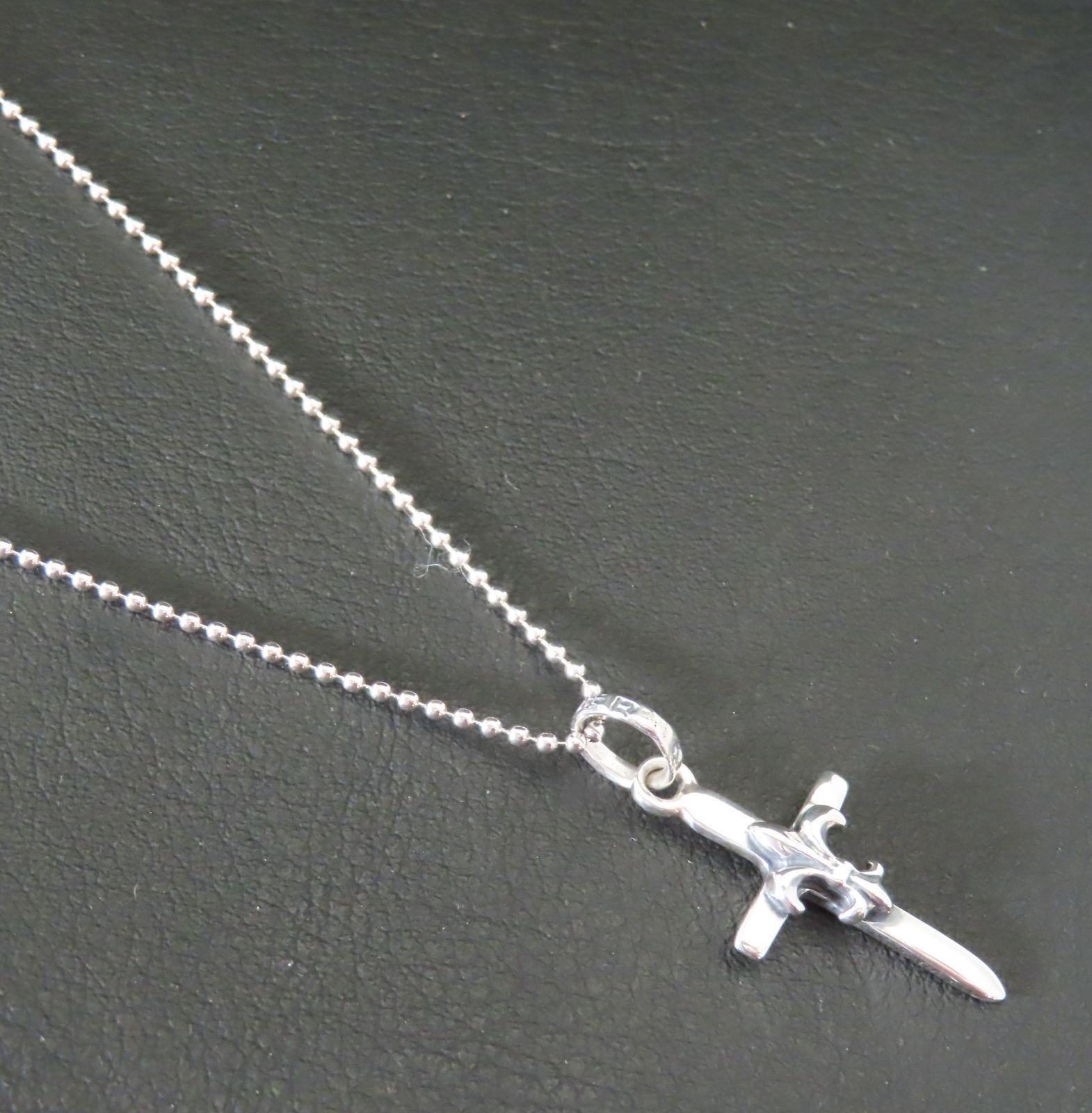 ROYALORDERクロスペンダントトップリリーモチーフ シルバー925