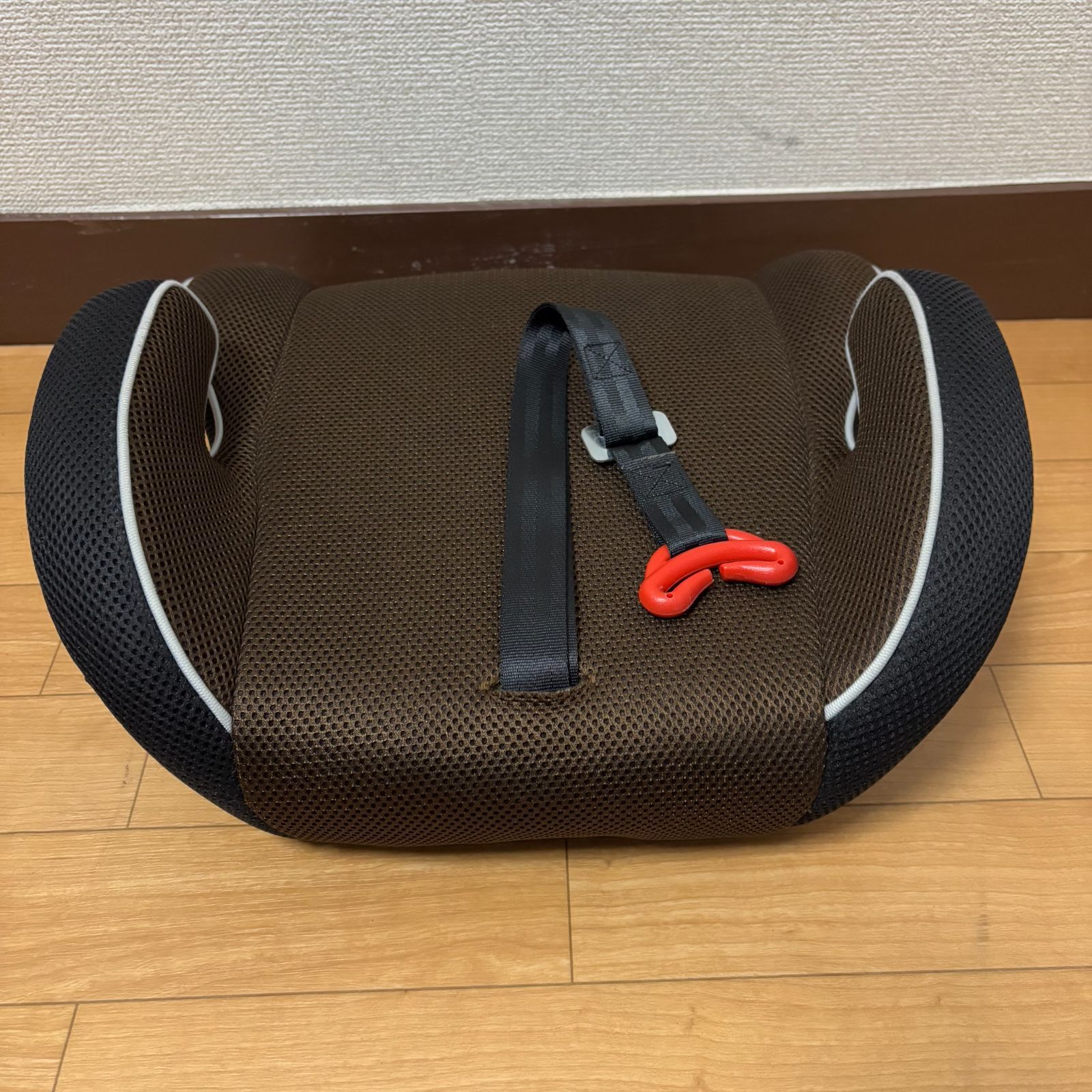 美品！ジュニアシート 2点セット！ブラウン×ブラック 美品 2個セット ジュニアシート ブースターシート ブラウン