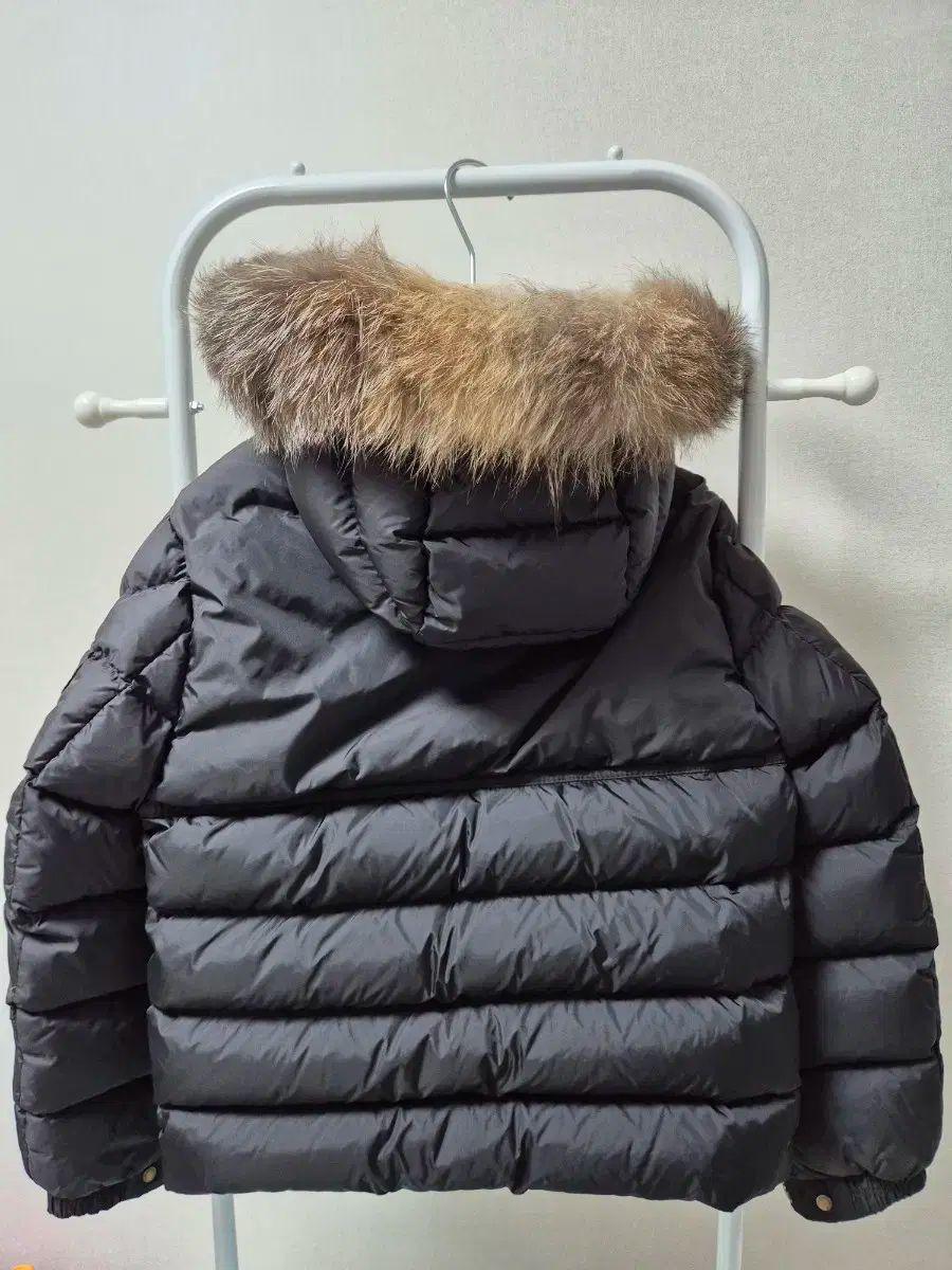 MONCLER モンクレール BYRON(モンクレール) キッズ ダウンジャケット 子供服・用品(85cm CHARPAL黒14A入荷大人も着られるキッズMONCLER(モンクレール)BUYMA byron（キッズ・ベビー・マタニティ）の通販 &frasl; 人気ファッションインスタグラマー TikTokerの黒田りこ様ご着用の ブラック（黒）系 - ブランド ダウン ニューマヤ