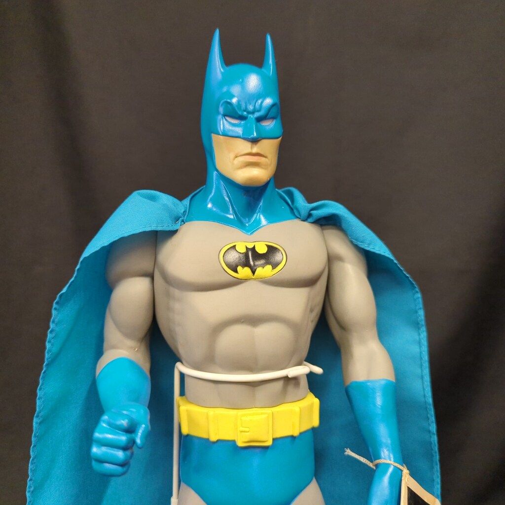 HAMILTON (ソフビ製フィギュア) BATMAN (水色 / グレー) 約39cm - メルカリ