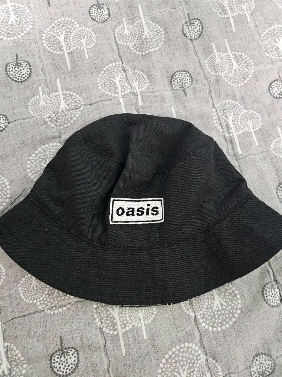 オアシス Oasis Live ' 25 リバーシブル バケットハット - メルカリ
