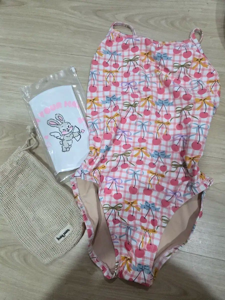 ヘイハム 秋のさくらんぼ 水着 1 + バレンタイン スイムキャップ