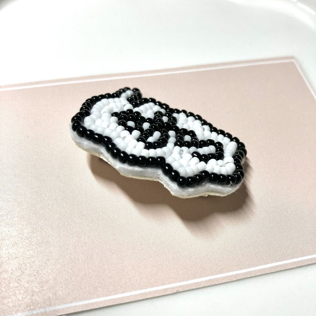 ✨新作✨ CAFE カフェ 吹き出し ブローチ ビーズ刺繍 ビーズ ブローチ