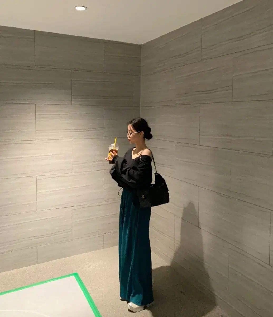 週末のみ ヴィチーニ プリーツパンツ グリーン