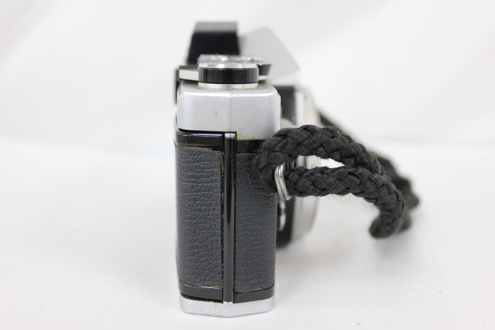 【ケース付き】 オリンパス Olympus OM-1 + 50mm F1.8 オールドレンズ】レビュー： OLYMPUS OM-SYSTEM F.ZUIKO AUTO-S