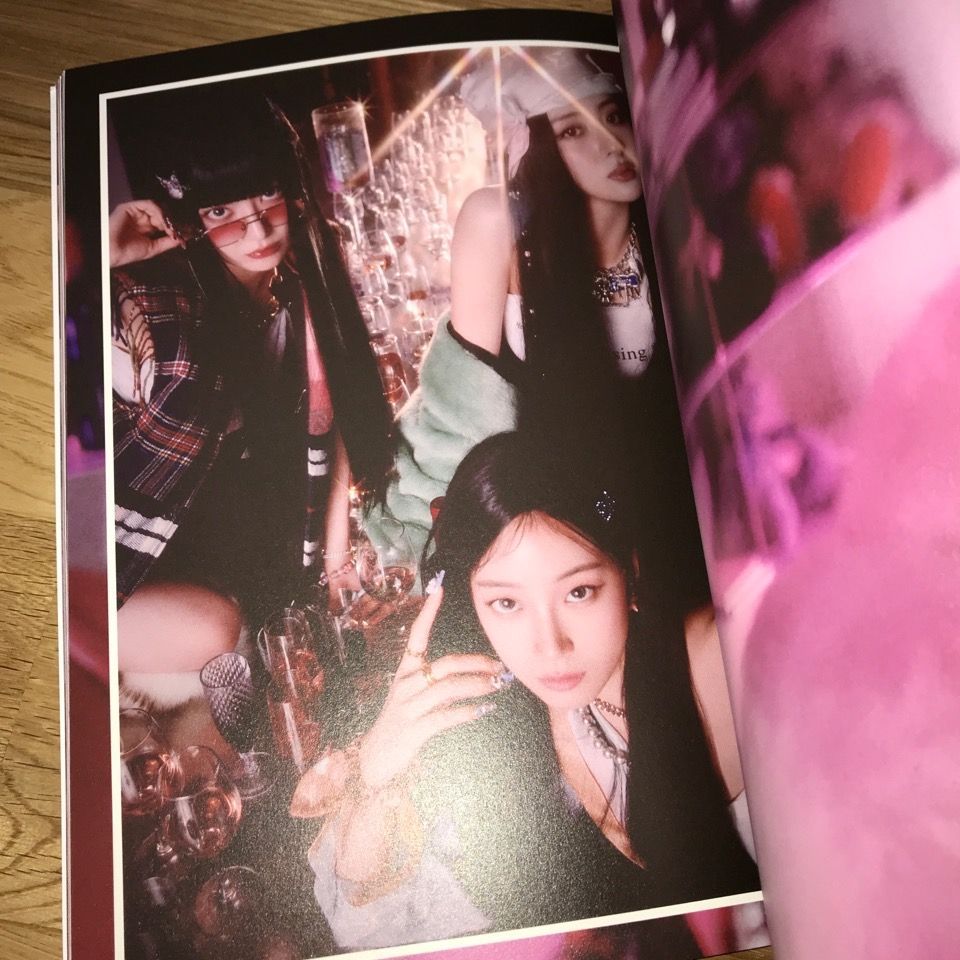 LE SSERAFIM 直筆サイン「EASY」Vol.1 - メルカリ