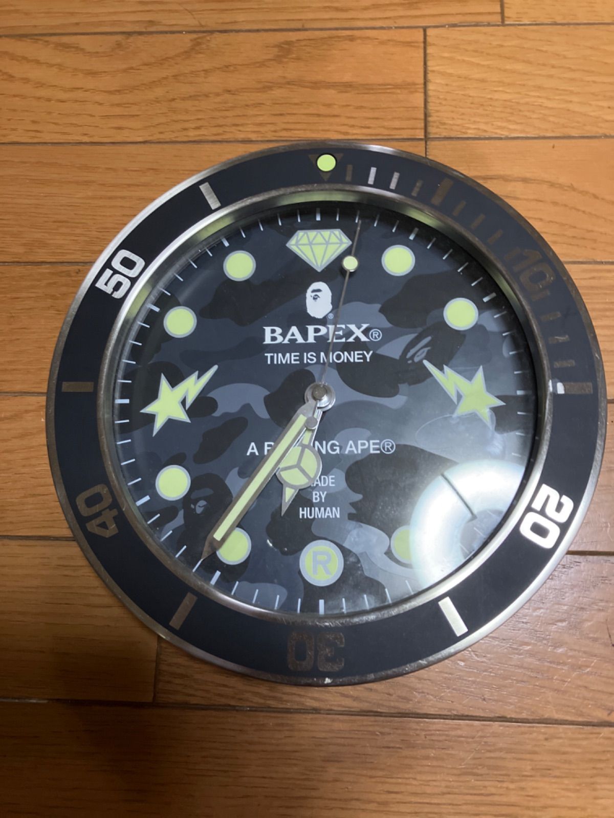 BAPEＸ　掛け時計　ブラックカモ