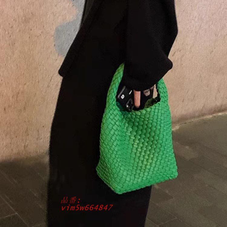 未使用✨ヴィトッカ・ミニトート手提げ鞄 迷彩柄 バイカラー ブラック×ピンク系 未使用✨ヴィトッカ・ミニトート手提げ鞄 迷彩柄 バイカラー