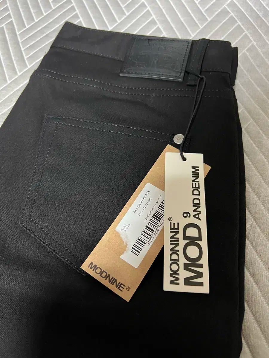 【雷市場（ポンジャン）商品韓国直送】 新品 31 Mod9(モッド9) ブラック・イン・ブラック mod1ss